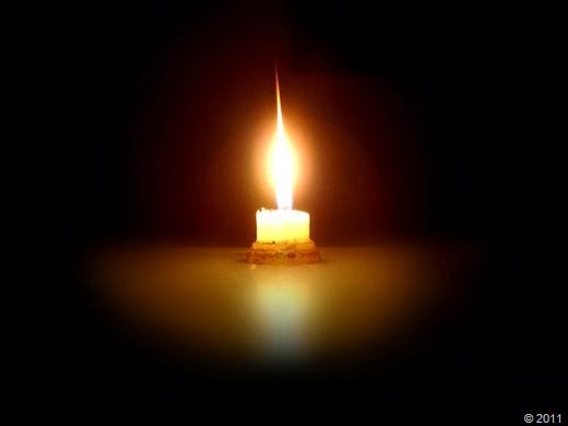 El nacimiento de la Luz que brilla más allá de las tinieblas